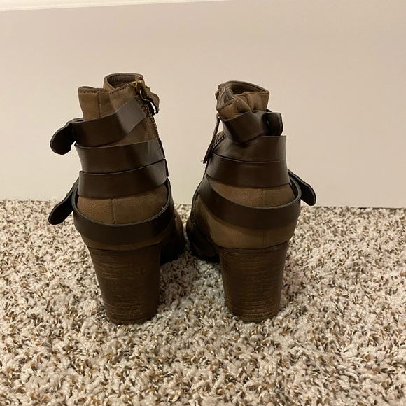 Madden Girl Booties | Taupe Brown Ankle Boots | 9 - Picture 4 of 4